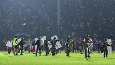 Endonezya'da futbol maçında izdiham: 174 ölü, 100'den fazla yaralı