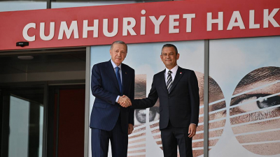 Erdoğan 18 yıl sonra CHP binasında