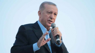 Erdoğan: Bir kez daha meydan okuyorum, gençlerimizle  bundan sonra da aramıza kimsenin girmesine izin vermeyeceğiz