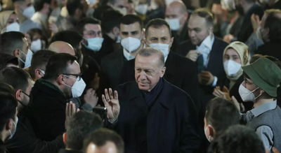 Erdoğan: Geçtiğimiz günlerde gazeteci kılıklı biri çıktı, bize milletimize ağır hakaretlerde bulundu; yargımız da gerekeni yerine getirdi 