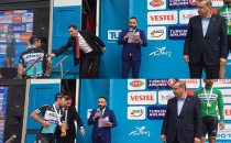 Erdoğan'ın konuşması sırasında podyumdan inmek isteyen sporcu engellendi mi?