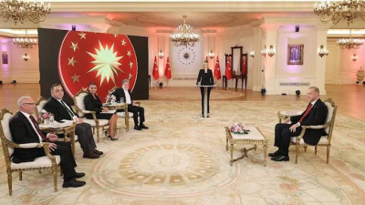 Erdoğan'la canlı yayın notlarını yazan Selvi, 'Köşenden gereğini yapacaksın' sözüne değinmedi