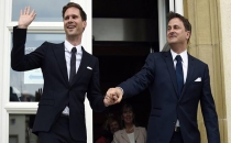 Eşcinsel başbakan evlendi!
