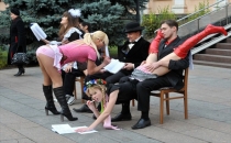 FEMEN'de yolsuzluk iddiası!