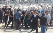 Hasan Ferit duruşmasına girmek isteyenlere polis saldırısı!