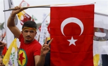 HDP mitinglerinde Türk ve Atatürk bayrakları!