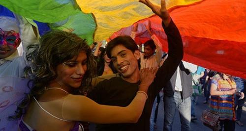 Hindistan'da LGBTİ tedavisi!