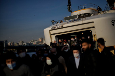 İstanbul'da maske satışları azaldı