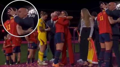 Kadın futbolcuyu dudağından öpen İspanya Futbol Federasyonu Başkanı Luis Rubiales hakkında soruşturma!