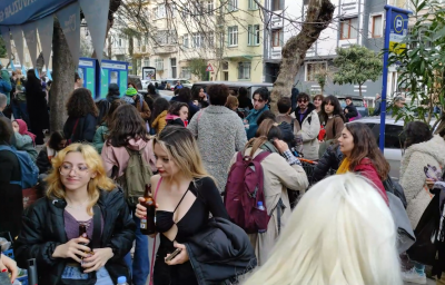 Kadınlar Feminist Gece Yürüyüşü için tüm engellemelere rağmen toplanmaya başladı