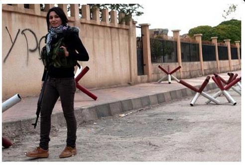 Zahit Atam: Kobaneden Sonra Sanat!