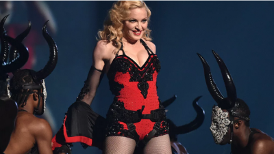 Madonna: Bir kadının vücudunun meme ucu hariç her santiminin gösterilmesine izin veren bir kültürde yaşıyor olmamız beni hâlâ hayrete düşürüyor