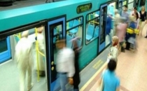 Metroda kadın yolcuya: Şortlu kadının başına geleni biliyorsun, kes lan sesini o…u!