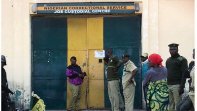 Nijerya'daki hapishaneye düzenlenen saldırıda 252 mahkum firar etti 