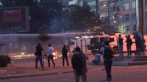 Taksim'de sert polis müdahalesi!