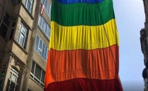 Zabıta LGBTİ bayrağını indirdi!